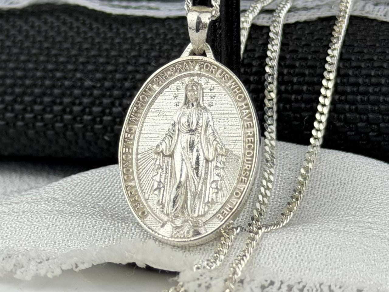 Miraculous Medal Necklace: 925 Sterling Silver Virgin Mary Pendant - Etsy