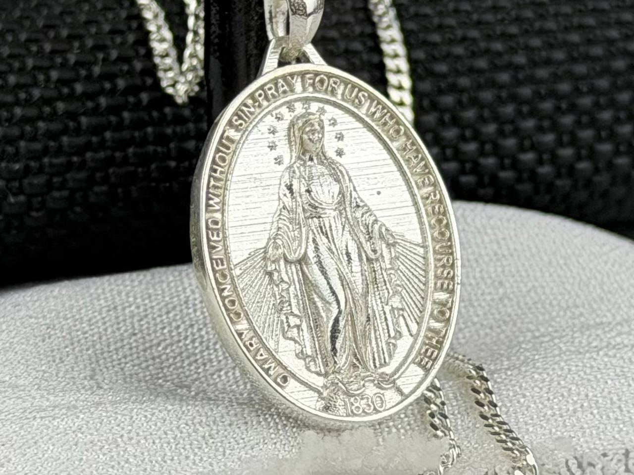 Miraculous Medal Necklace: 925 Sterling Silver Virgin Mary Pendant - Etsy