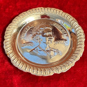 Queen Elizabeth II Silver Jubilee commemorative pin dish