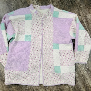 Handmade Vintage Quilt Coat | Oversized Small (Fits S–M) | Pastel Floral Patchwork Jacket with Deep Pockets