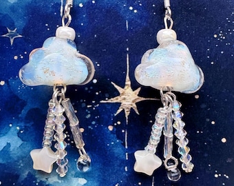 Glinsterende regenwolkoorbellen, lampworkglas, Swarovski-kristallen, sterlingzilver