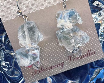 手作りのアイスキューブガラスイヤリング