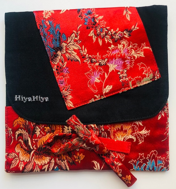 Hiyahiya Interchangeable Circular Knitting Needle Case in Red Floral, 7 X 7  