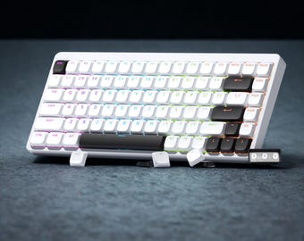 Vita lågprofilsknappar, 118-tangenters dubbel-shot PBT-set, RGB-bakgrundsbelyst lyser igenom