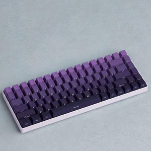 Lila Gradient PBT-tangentsats: RGB-bakgrundsbelyst, körsbärsprofil (136 tangenter)