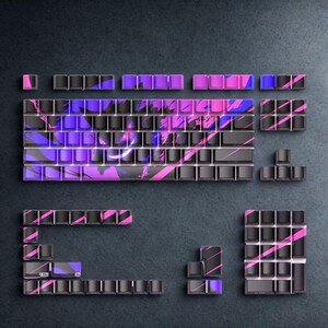 Conjunto de teclas estilo anime: retroiluminação RGB, teclas com impressão lateral transparente, teclas gamer em PBT com 136 teclas. imagem 6