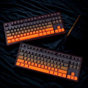 Orange & svart tangentsats: RGB-bakgrundsbelysta, genomskinliga PBT DoubleShot-tangenter