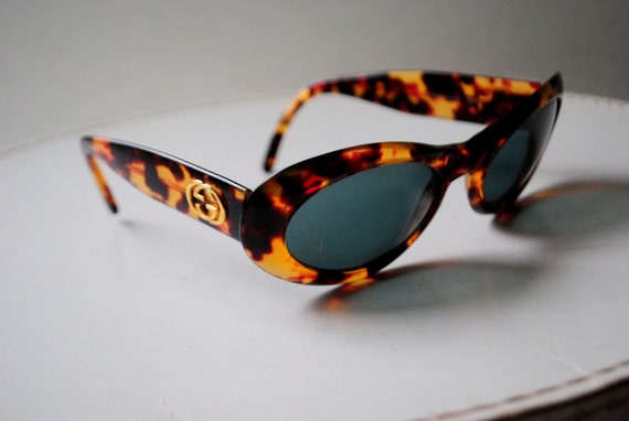 小物 Vintage Gucci tortoiseshell sunglasses Vintage Gucci Tortoiseshell and Gold Sunglasses - Raleigh