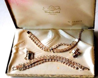 Conjunto de joyas vintage de Hollywood, década de 1950: gargantilla, pulsera, pendientes con cierre de rosca, estilo Crown Style Guild Original de Stacy.