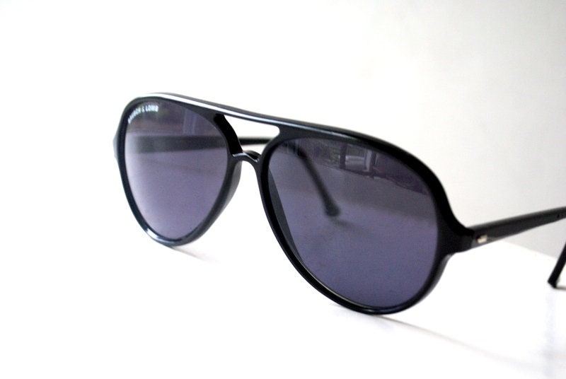 Vintage 1970 Bausch & Lomb Aviator Sunglasses, Black Frame  display picture 2