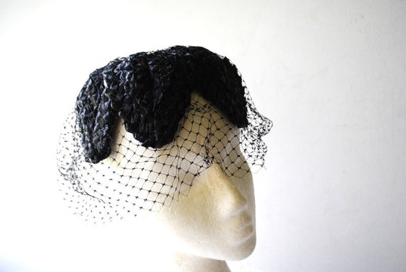 Classy vintage 60s, black,woven raffia pillbox ha… - image 9