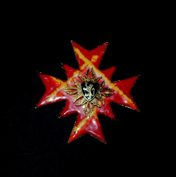 Rare vintage 1980,  coral red  Maltese cross broo… - image 1