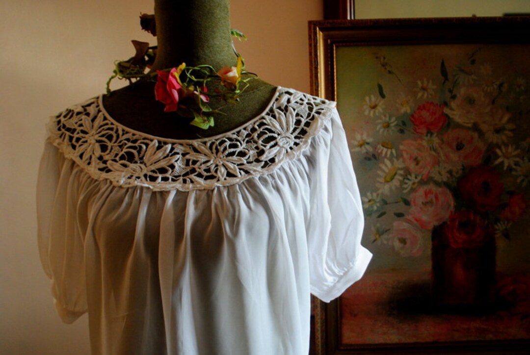 1970 Vintage Crisp White Rayon Peasant Style Blouse With