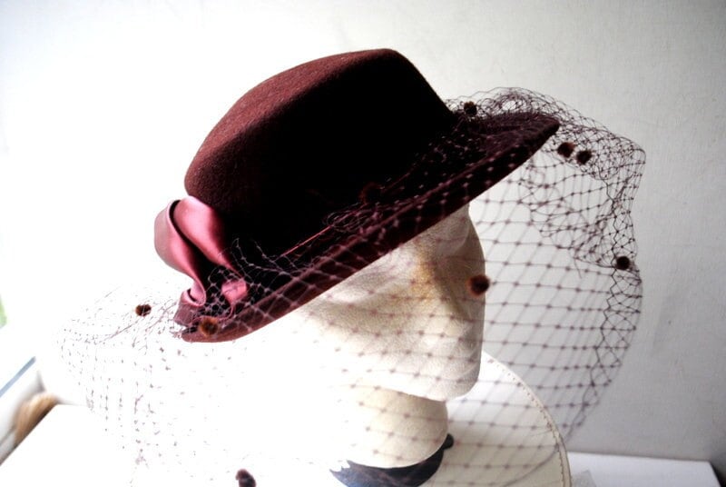 1980 Vintage Classy , Dark Chocolate Brown Wool Hat With a  display picture 3