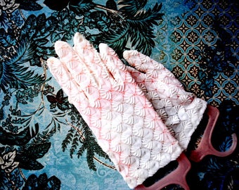 Wedding vintage 60s, crisp white, stretched nylon, geometric design, lace , short gloves. One size fits all.