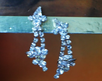 Art deco vintage 60s clear rhinestones, dangle, long clip on earrings.