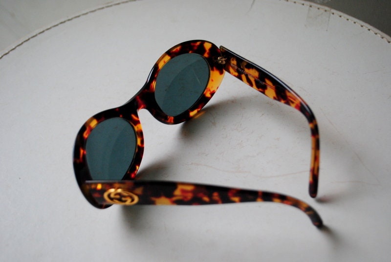 小物 Vintage Gucci tortoiseshell sunglasses Vintage Gucci Tortoiseshell and Gold Sunglasses - Raleigh