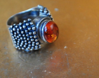 Brutalist  vintage 90s, Silpada sterling silver 925 , bubbles, wide ring with a  raised , genuine , honey amber cabochon. Size 5 1/2,  10gr.