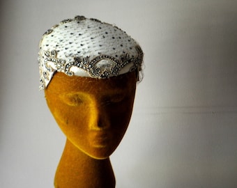 Wedding vintage 20s, off white silk, art deco  . fascinator  hat  with a   pearl beads and clear rhinestones. Bloom's -Vogue, Chicago.