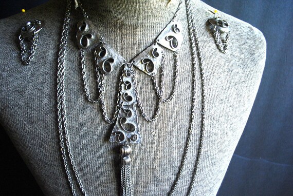 Dramatic vintage 50s, silver tone  textured metal… - image 6