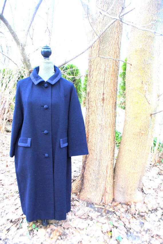 Mod vintage 60s, dark navy blue , wool coat with … - image 3