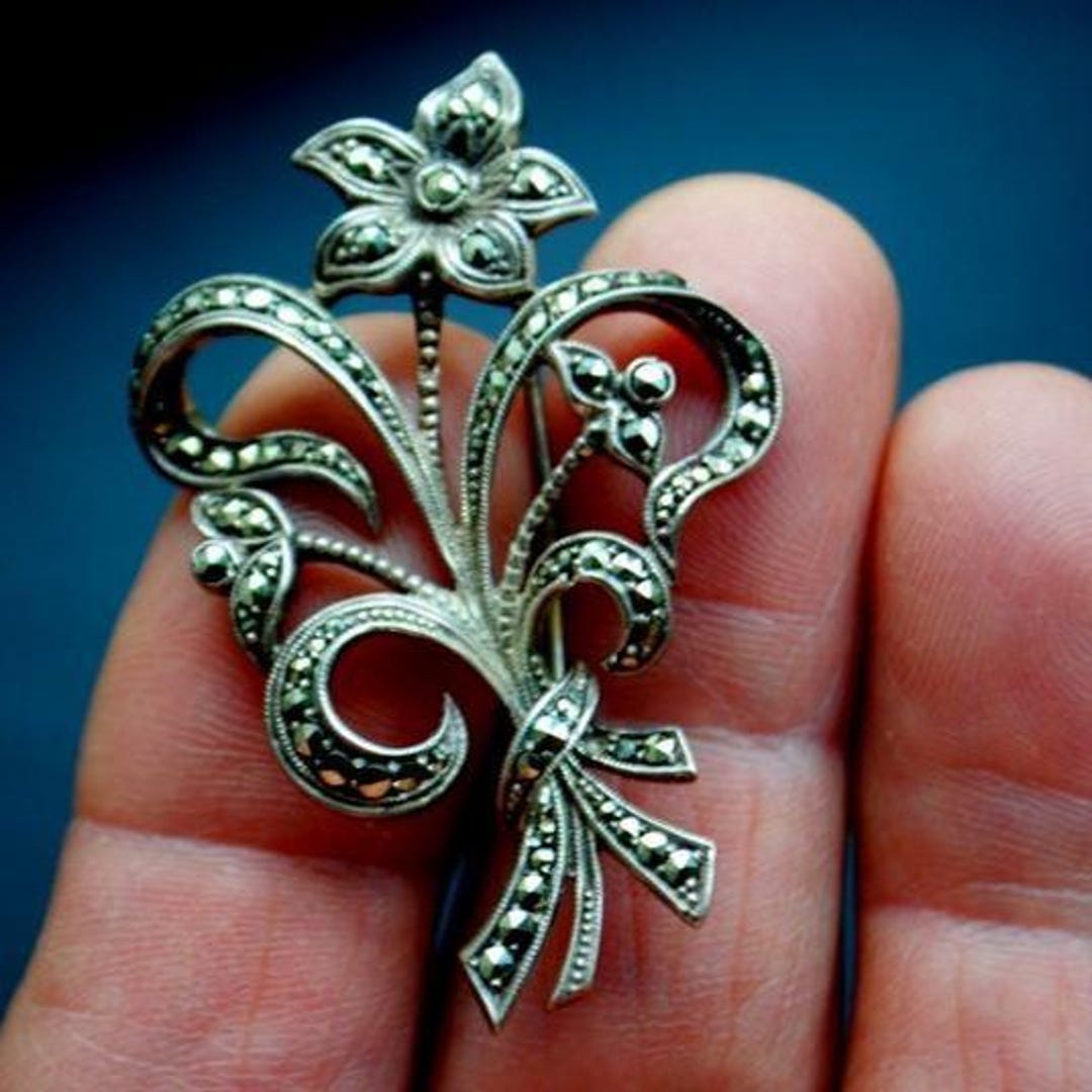 1960 年代のヴィンテージ、ホワイト ゴールド フィルド、マーカサイト