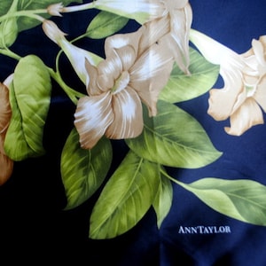 FOULARD VINTAGE ANN TAYLOR 100% SOIE - Noir - 43x45 Cm - Fabriqué Au Japon - Occasion