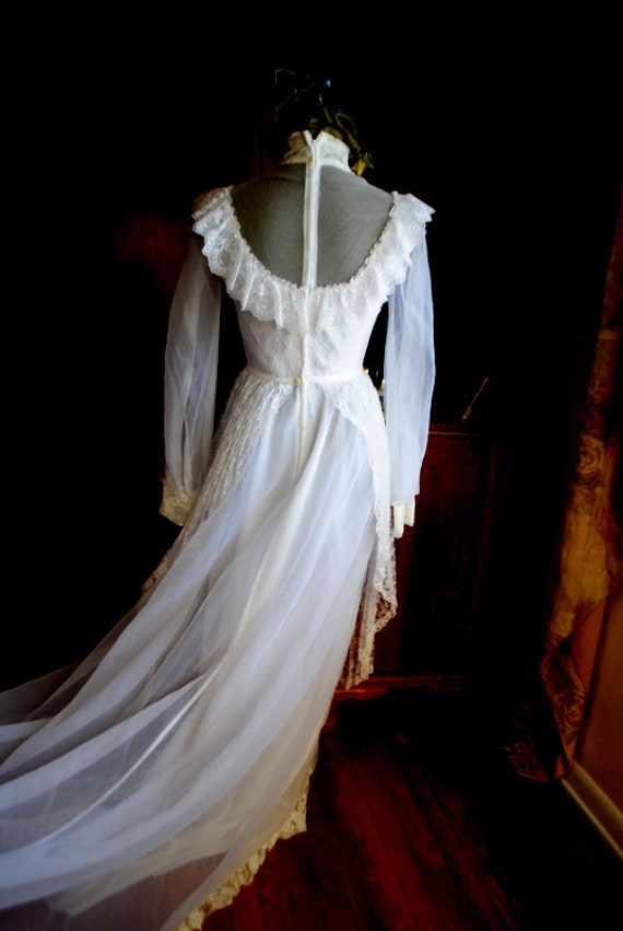 1970 Bohemian vintage, wedding , Victorian style w… - Gem