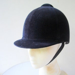 Vintage Velvet Equestrian Helmet - Etsy Canada display picture 3