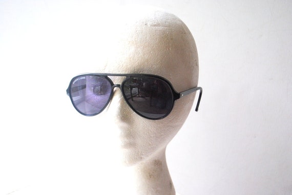Vintage 1970 Bausch & Lomb Aviator Sunglasses, Black Frame  display picture 1