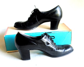 1930 vintage fabulous  black genuine leather , art deco style, oxford booties  , Scaphoid support.  Size 8, narrow.