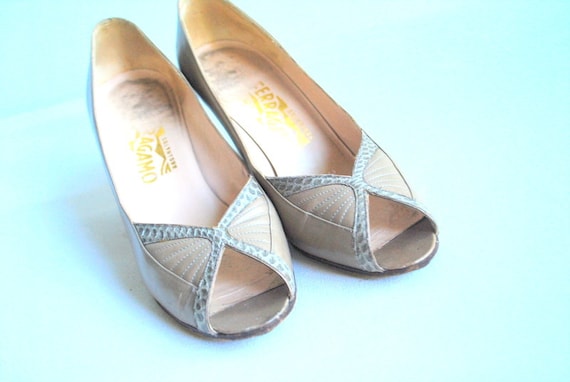 Luxurious vintage 70s grey genuine leather open p… - image 2