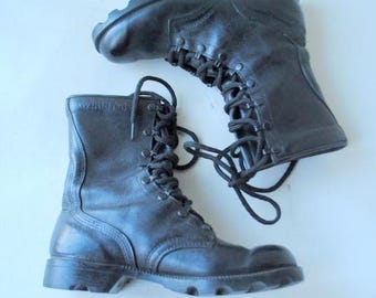 1986 Vintage , Black Genuine Leather, Vietnam Style  display picture 1