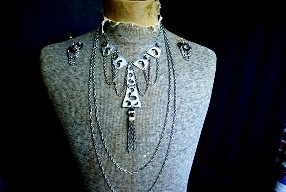 Dramatic vintage 50s, silver tone  textured metal… - image 10