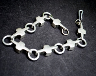 Modernist  vintage 1960,  thick  pewter, rare, unisex bracelet with  a cross and circle  links. Sweden. Size 8 1/2