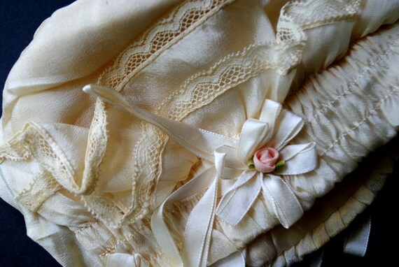 Authentic  vintage 1920s, off white silk, baby gi… - image 6