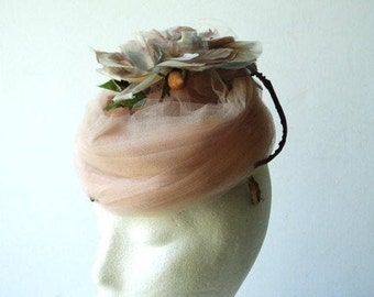 Glamour vintage 50s , dusty rose net lace fascinators, pill box shape , sculptured hat  with   large apple blossom  on the top. By Milgrim.