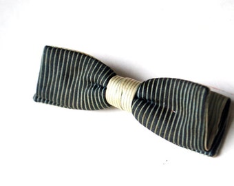 1940 vintage  green bicolor  satin, minimalist, narrow  tie bow on clip, by Ormond NYC.