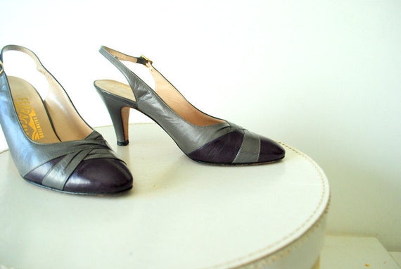 Luxurious vintage 80s grey genuine leather pumps … - image 2