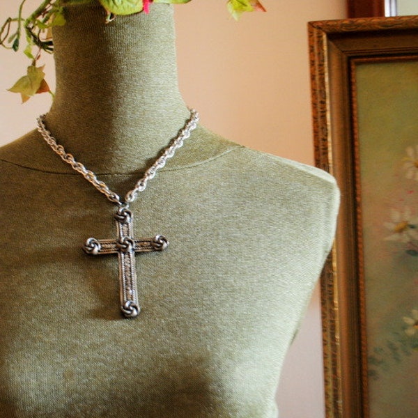 Statement vintage 70s, silver tone metal necklace , chunky , textured, double links chain, large  , gothic style cross pendant.  By Napier.