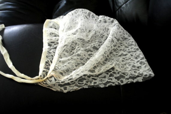 Wedding  vintage 50s white, cinched lace, bed, ni… - image 7