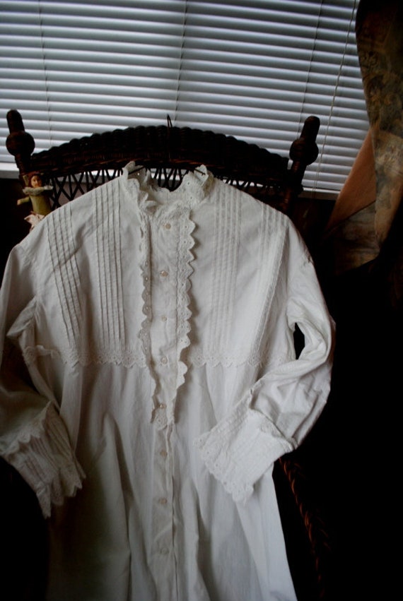 Authentic victorian 1890s , white, thick cotton
