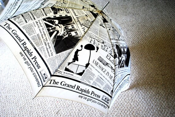 Vintage 90s black and white umbrella-parasol with