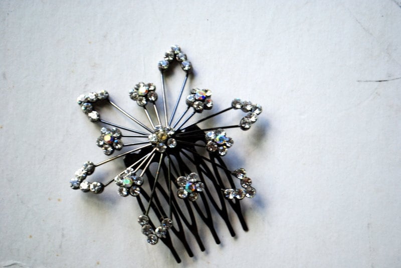 1990 Vintage , Aurora Borealis , Bridal Hair Comb , Star  display picture 2
