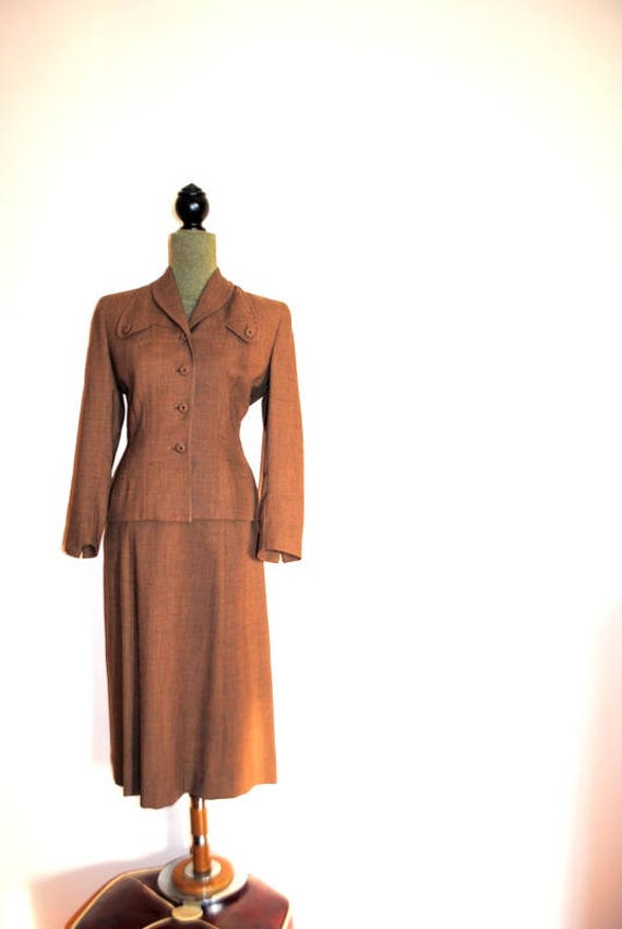 Luxurious vintage1950s, brown rayon blend suit: ni