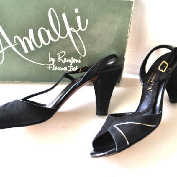 Luxurious vintage 60s black velvet suide high heels sandals with  a gold details. Made by Amalfi in Italy. Size 8SS