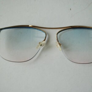 Mod vintage 70s, aviator , women's, optical, asymmetric lenses eye glasses with a blush blue shades. image 10