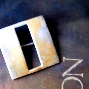 Mod vintage 60s, sterling silver, square shape with a rectangular cut out, initial O,letter O, monogram brooch.