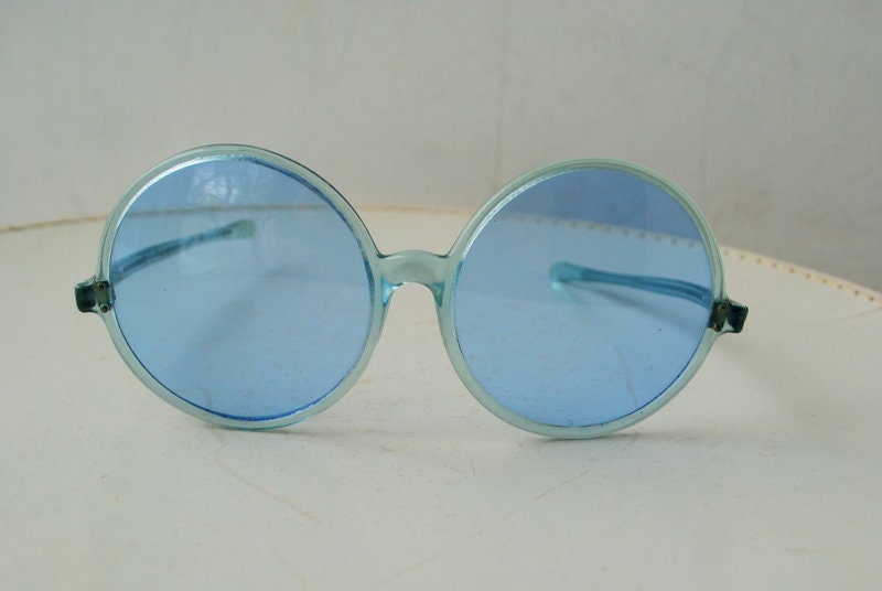Awesome Vintage 1960, Mod Style, Pastel Blue, Large , Round  display picture 3