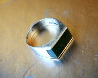 1970 vintage , Mexico  sterling silver  925, Taxco FPM, modernist ring  with malachite  for men. Size 8 1/2.